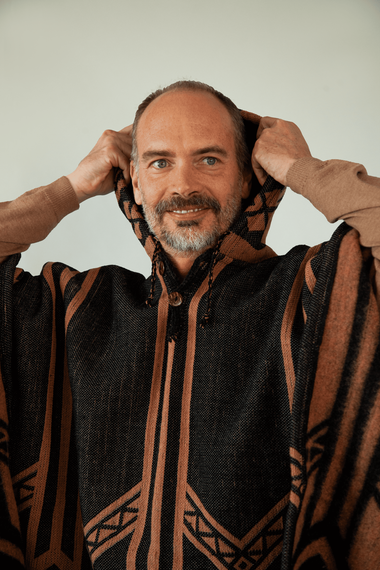 Driftwood Black-Brown Poncho
