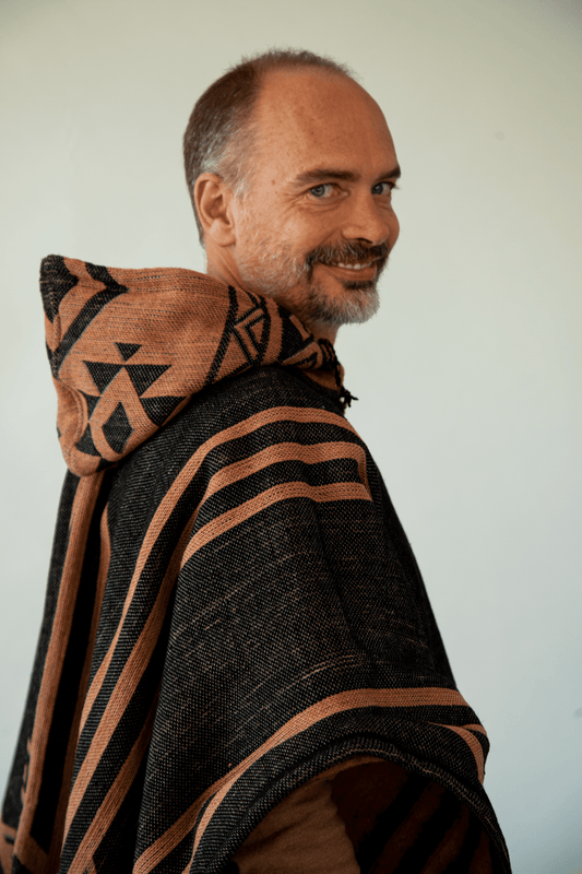 Driftwood Black-Brown Poncho